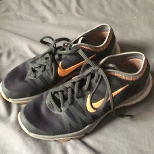 Women’s nikes